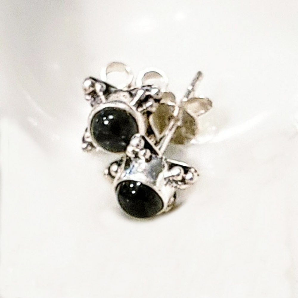 .925 Sterling silver & onyx stud earrings ~New~